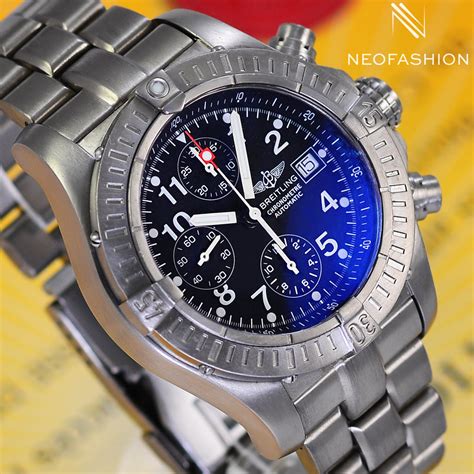 breitling avenger e13360